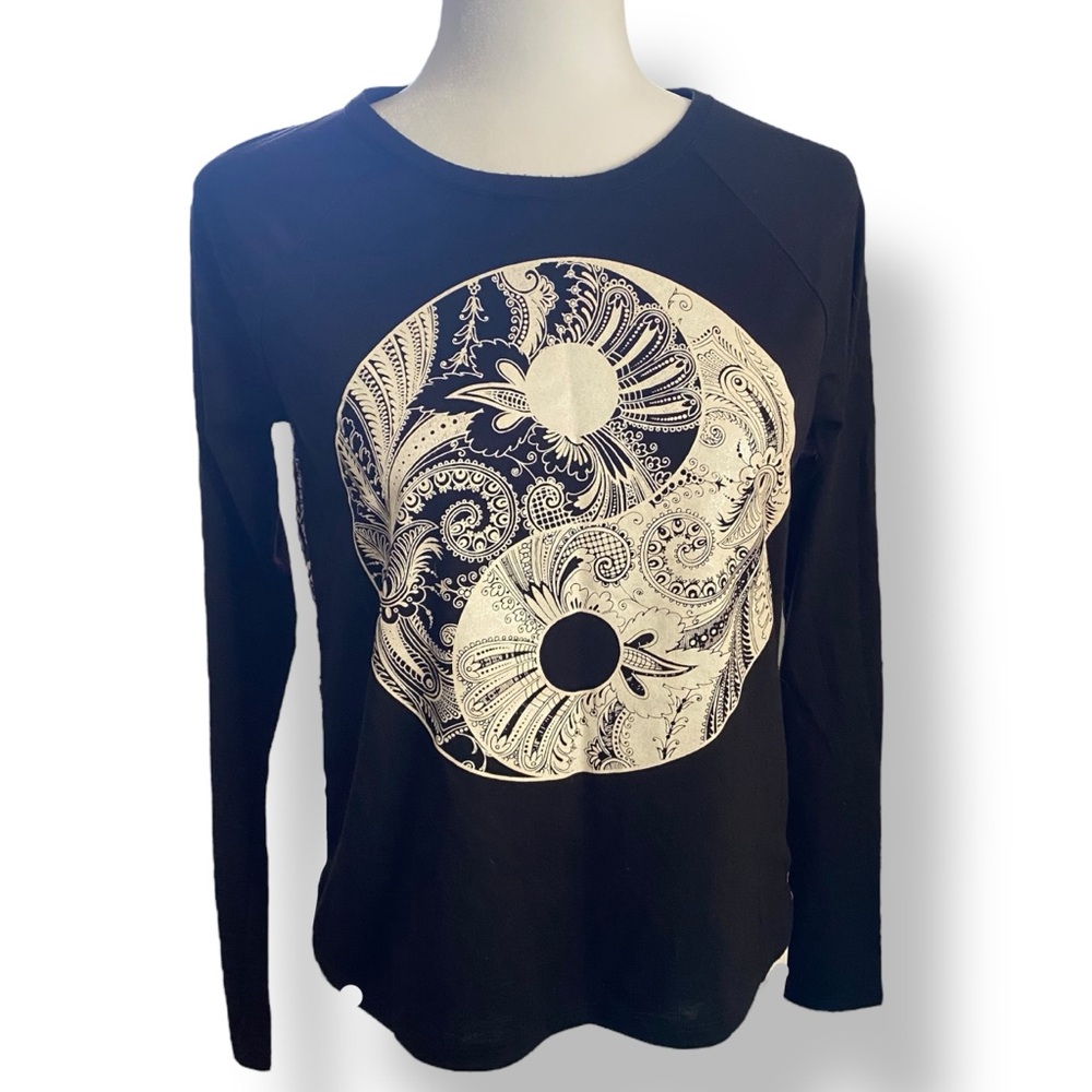 🎈Hybrid & Company Black and White Yin Yang Long Sleeve Top
